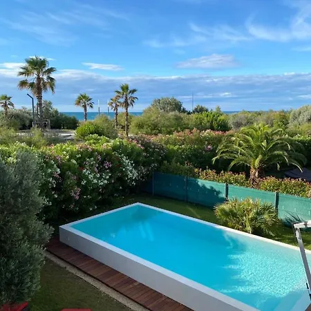 Villa Bahia - Luxury - Beachfront